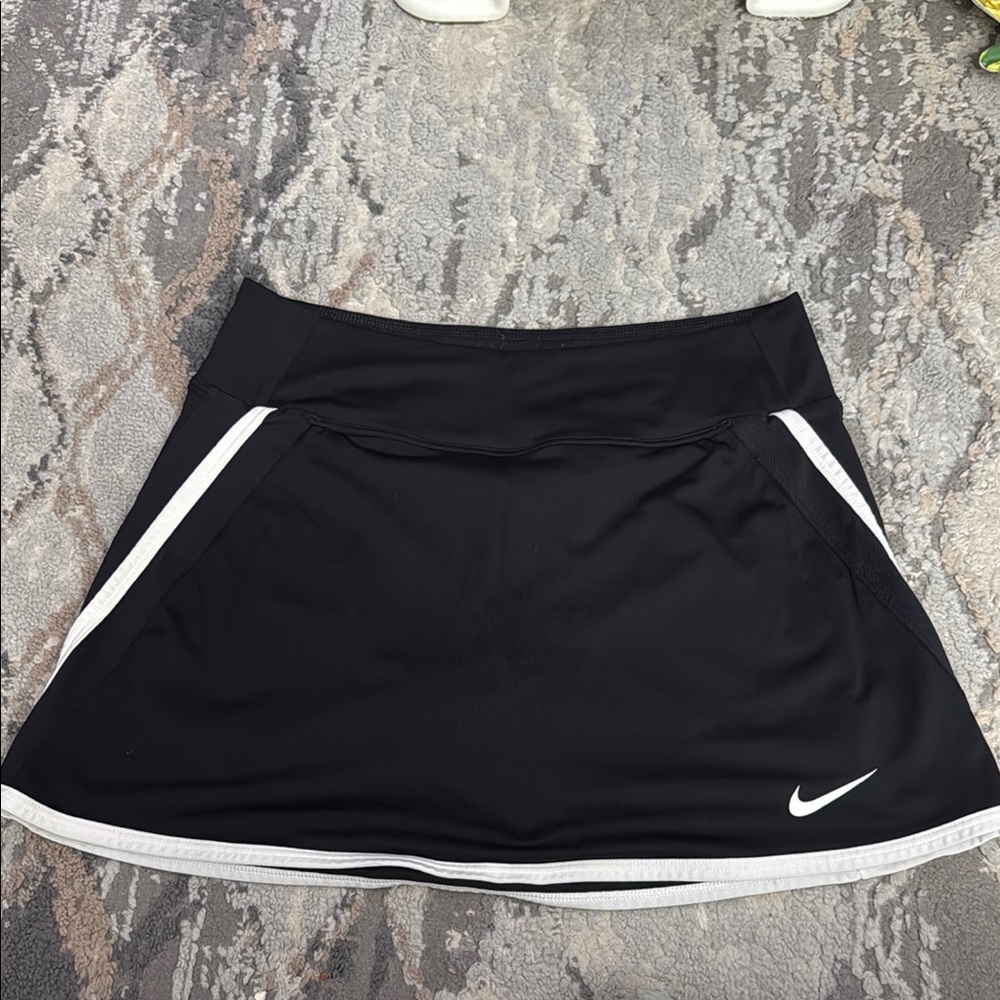 Vintage Nike Black Skirt with shorts built in - Size small